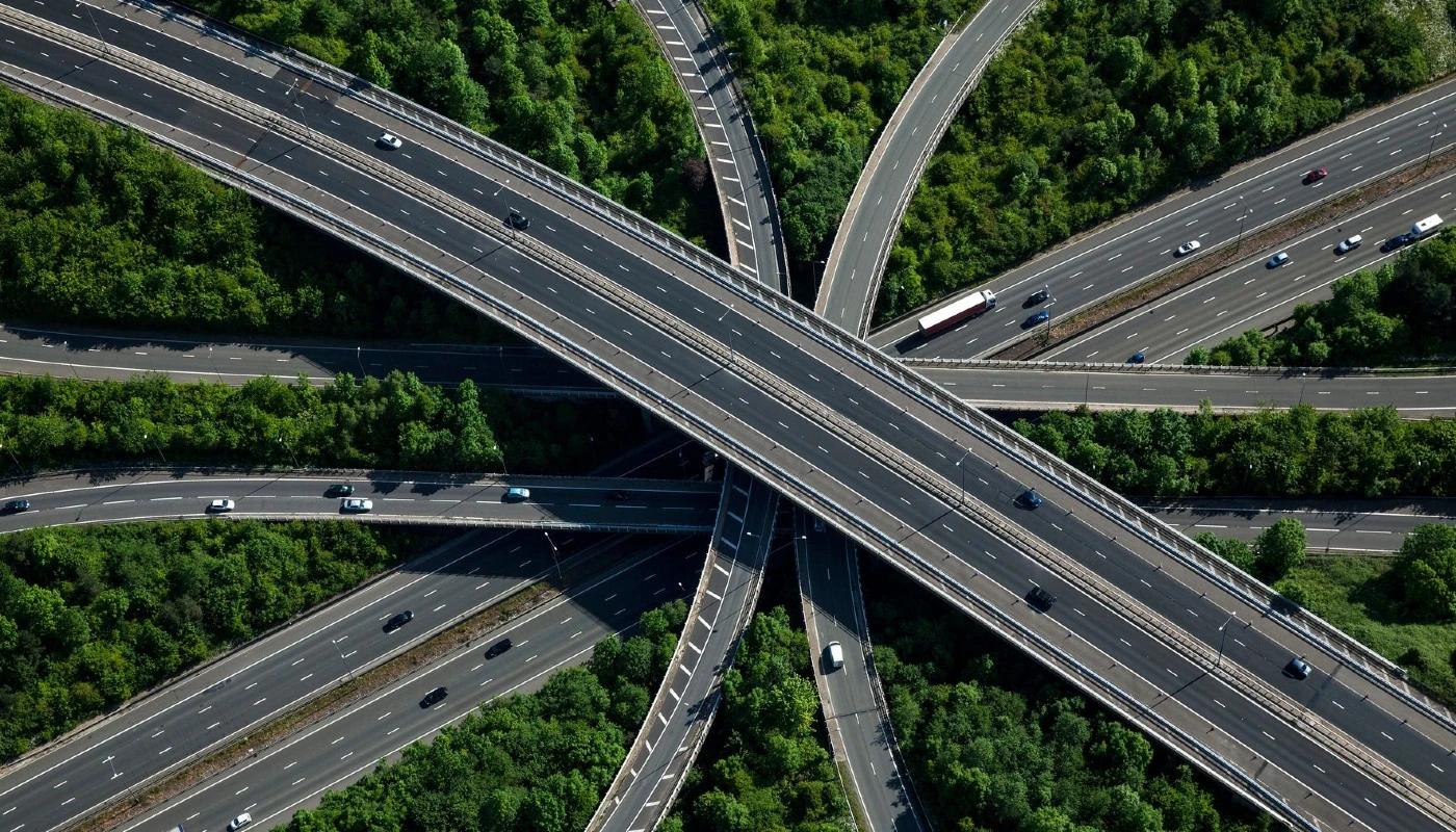Tender performance, risk and price evaluation of London's orbital motorway PFI contract